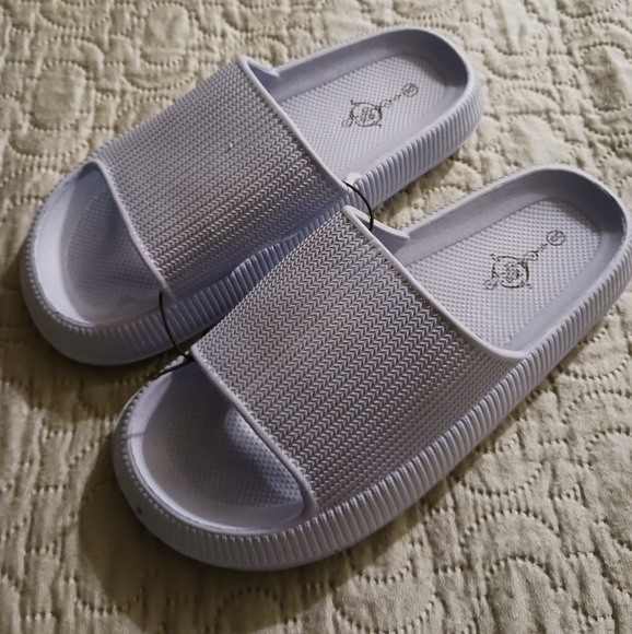 NWT! SOLE MATES SLIDES Sz Medium 7-8 - Picture 3 of 12